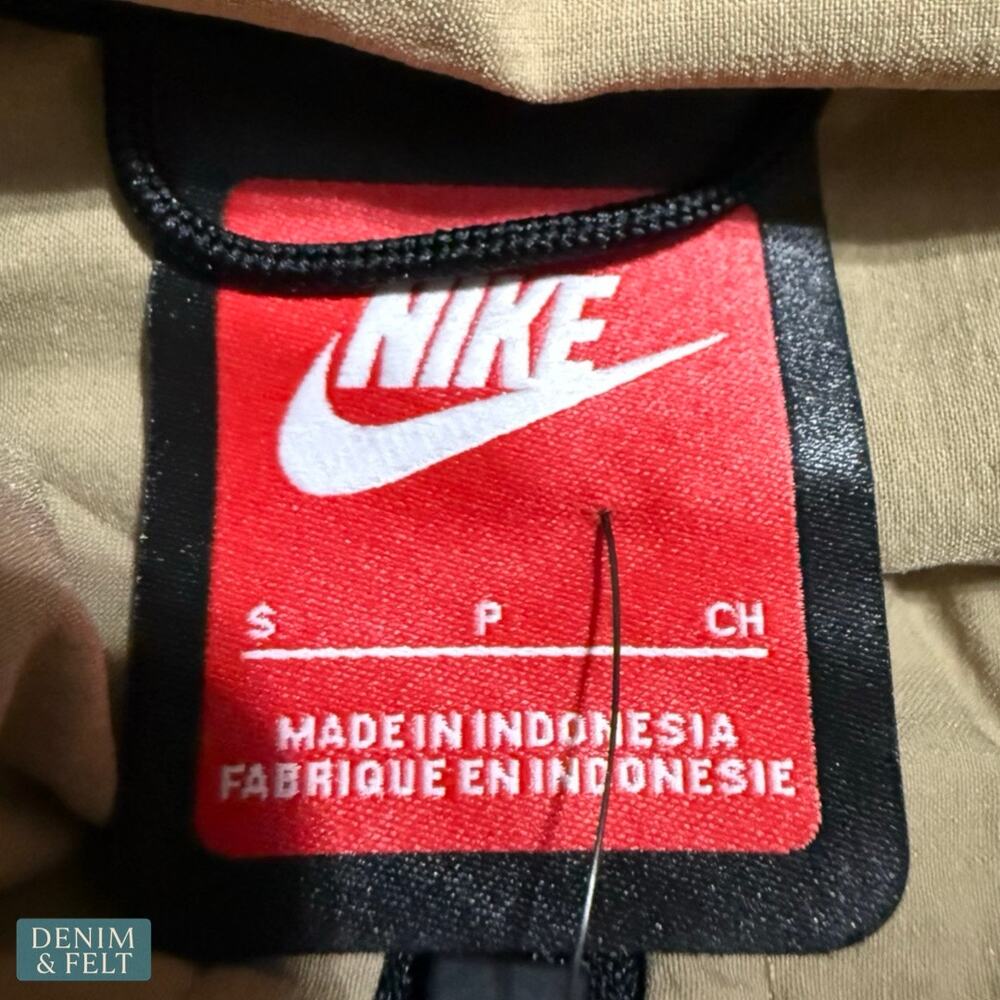 NEW Nike Tech Windrunner Jacket S Beige Woven Full Zip Hooded Streetwear - Picture 10 of 11